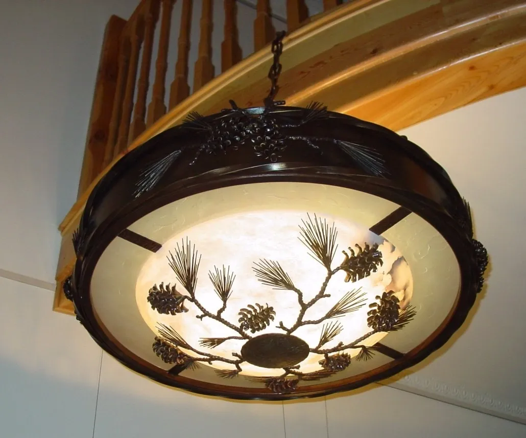 A light fixture hanging from the ceiling of a room.